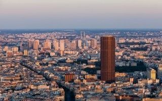 Le désamiantage de la Tour Montparnasse interrompu jusqu'à nouvel ordre