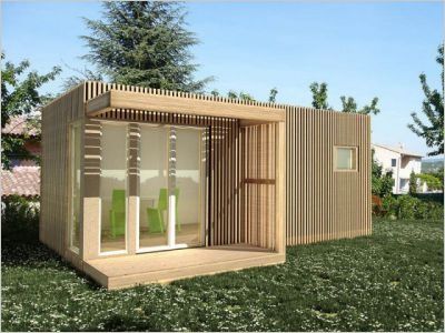 Un mini module d'habitation installé en un temps record dans le jardin d'une maison