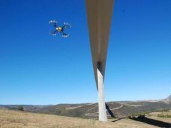Le viaduc de Millau sous l'oeil du drone