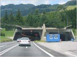 Le deuxième tunnel routier du Gothard soumis au vote populaire
