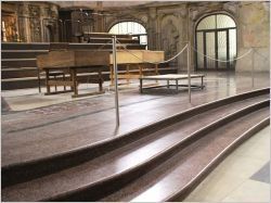 Un plancher chauffant dans une église baroque classée