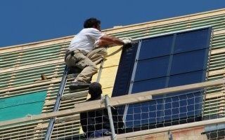 Le soutien aux panneaux solaires sur les bâtiments va être revu