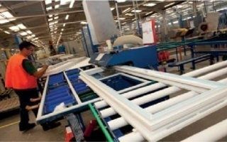 Lapeyre investit pour une fenêtre PVC Made in France plus performante