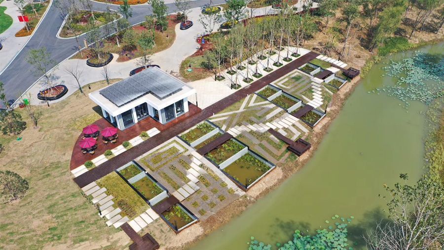 Inauguration d'un jardin français conçu par le CSTB dans le cadre du partenariat sur les éco-cités franco-chinoises