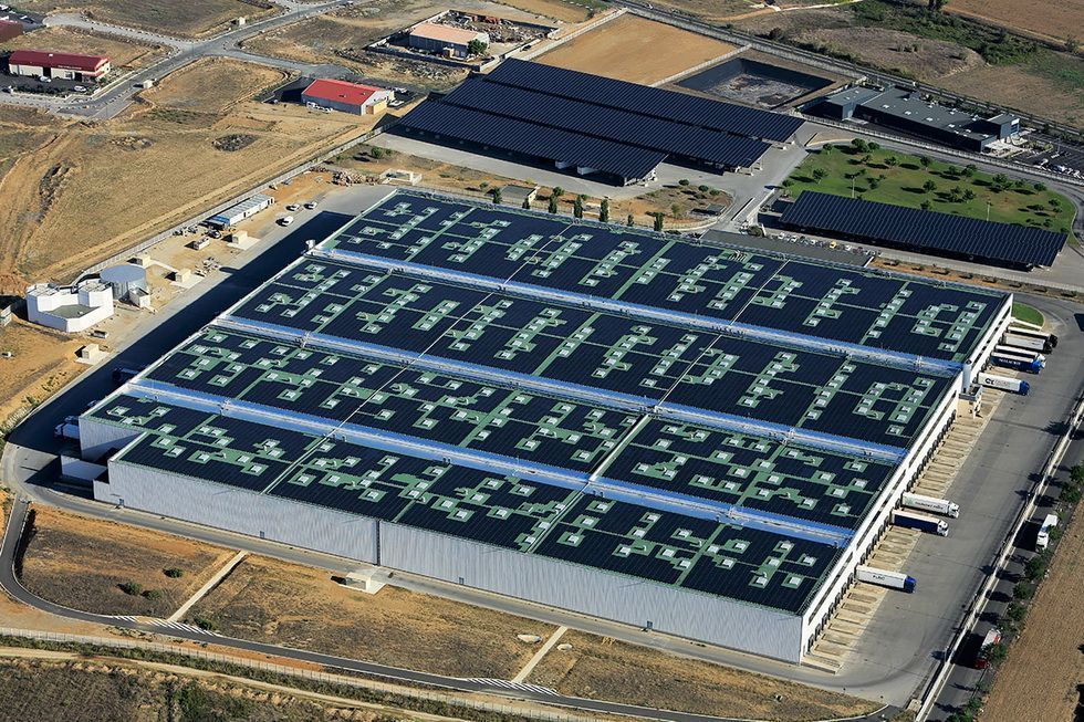 Solaire photovoltaïque sur les grandes toitures : espoirs et obstacles selon Soprasolar