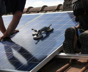 La France installera moins de capacités solaires en 2022 selon les représentants du secteur
