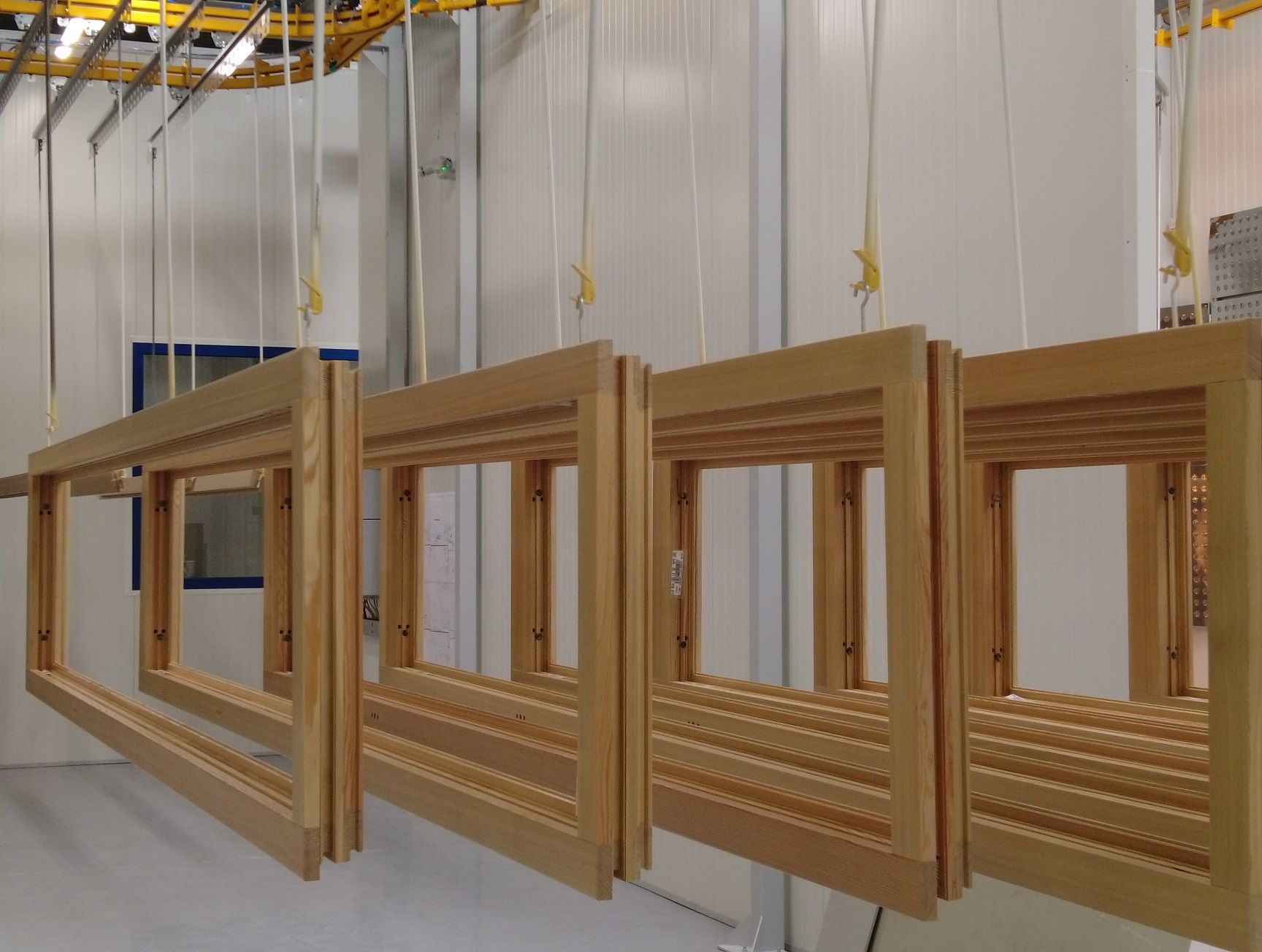 Le Groupe Lorillard donne une nouvelle dimension à sa production bois et se dote d’une nouvelle cabine de laquage unique en France
