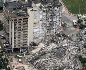 L'effondrement d'un immeuble en Floride fait au moins 4 morts et 159 disparus