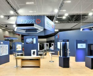 HOPPE expose ses nouveautés en smarthome et accessoires pour porte au salon Fensterbau Frontale 2024 à Nuremberg