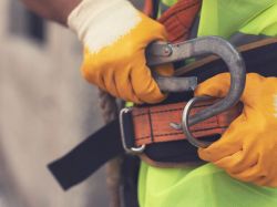La prévention des risques professionnels chez les artisans du bâtiment en 3 chiffres-clés