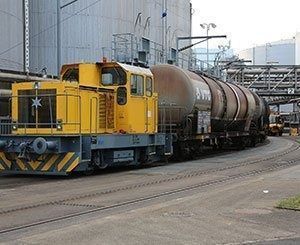 Le dépôt pétrolier de Lorient bloqué par des indépendants du BTP rejoints par des "gilets jaunes"