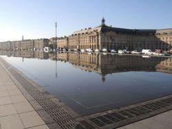 Bordeaux retient cinq équipes pour son centre du vin