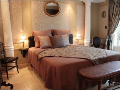 Une vétuste loge de gardien restaurée dans le pur style Empire