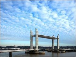 Bordeaux : huit ponts pour franchir la Garonne