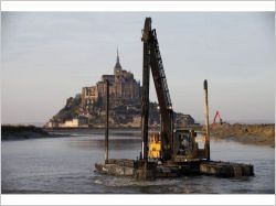 Opération d'urgence pour sauver le Mont-Saint-Michel (diaporama)