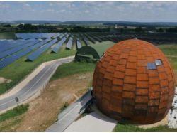 EDF inaugure une maison de l'énergie solaire photovoltaïque