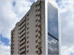 Un HLM se transforme en centrale solaire verticale