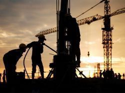 Travail détaché : Wauquiez impose le français sur les chantiers dans sa région