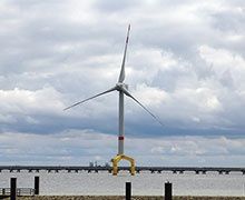 Éolien en mer : face aux lenteurs françaises, le PDG d'EDF prône la simplification