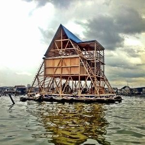 Une école flottante dans un bidonville nigérian