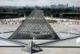 Sous la pyramide du Louvre, le public retrouve le sens de la visite
