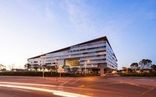 Mateo Arquitectura agrémente la nouvelle entrée de Bayonne