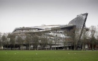 La Philharmonie de Paris, un bâtiment minéral à la pointe