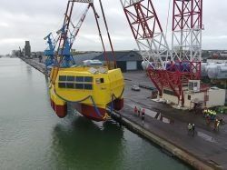 La plateforme flottante Wavegem parée à prendre le large