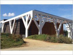 Du béton autoplaçant redonne vie à un parc des expositions breton