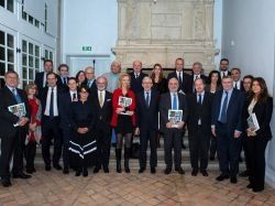 Le Centre des monuments nationaux réunit un comité d'éminentes personnalités