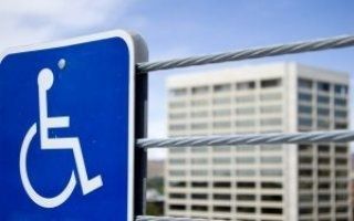 Accessibilité : l'APF veut des " sanctions lourdes et conséquentes " à l'avenir