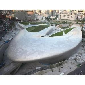 Ouverture du Dongdaemun Design Plaza de Zaha Hadid à Séoul