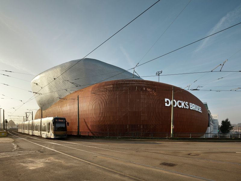 A Bruxelles, un nouveau centre commercial à l'architecture étonnante