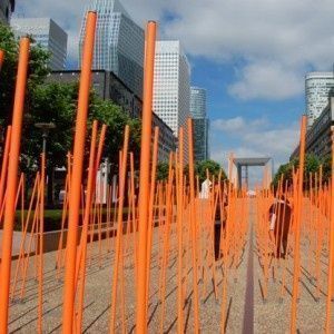 Test de mobilier urbain design à La Défense