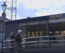 Easy, une boutique modulaire sur le parvis de la gare