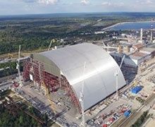 Démarrage du poussage de l'enceinte de confinement de Tchernobyl