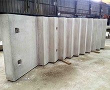 Des escaliers et paliers en béton préfabriqués d'un seul tenant