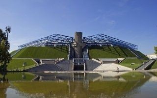 En rénovation, le Palais omnisports de Paris-Bercy se cherche un nom de marque