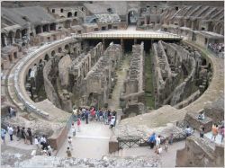 Le Colisée tombe en morceaux