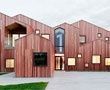Un orphelinat construit en bois
