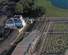 Le château de Versailles choisit Stéphane Courbit et Alain Ducasse pour créer un hôtel de luxe