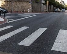 Colas teste de la porcelaine sur les routes à Limoges