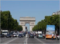 Le 52 Champs-Élysées se refait une beauté pour accueillir un grand magasin