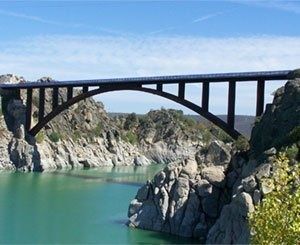 Le Sénat va enquêter sur l'état des ponts français, après la catastrophe de Gênes