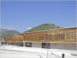 Un lycée sur les terres du "papa" d'Asterix (diaporama)