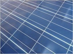 Gdf Suez inaugure une installation 50.000 panneaux photovoltaïques dans le Var