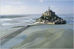 Déclassement du Mont Saint-Michel au patrimoine mondial de l'UNESCO ?