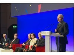 Jean-Marc Ayrault annonce un "plan artisanat" pour la fin de l'année