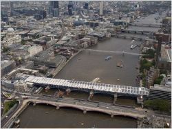 Pont solaire de Londres : 2.200 panneaux solaires installés