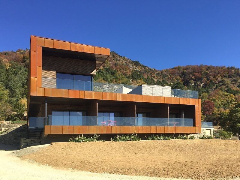 Une maison en bois au coeur de la montagne